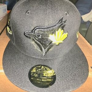 Brand New New Era Size 7 7/8 Black and Gray Cap with Baseball Detail